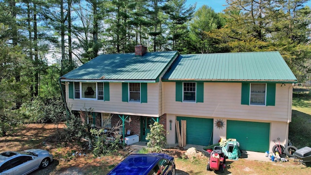 view of front of house featuring a garage