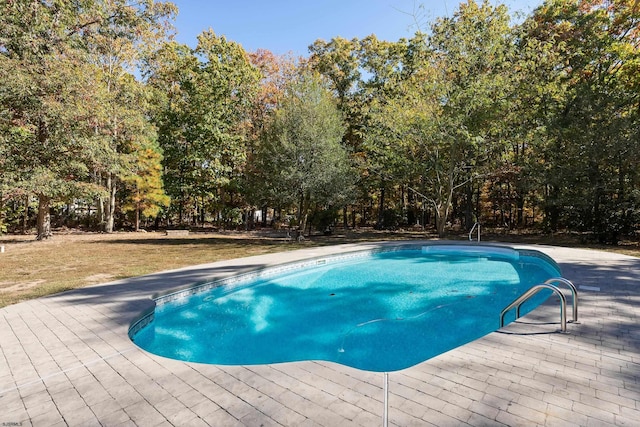 view of swimming pool