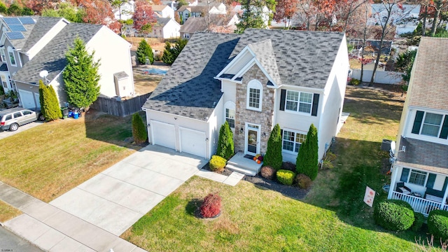 view of front of property featuring a front yard