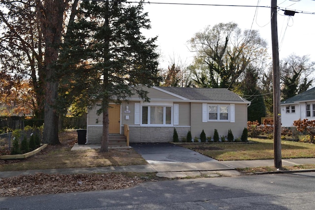 view of front of property