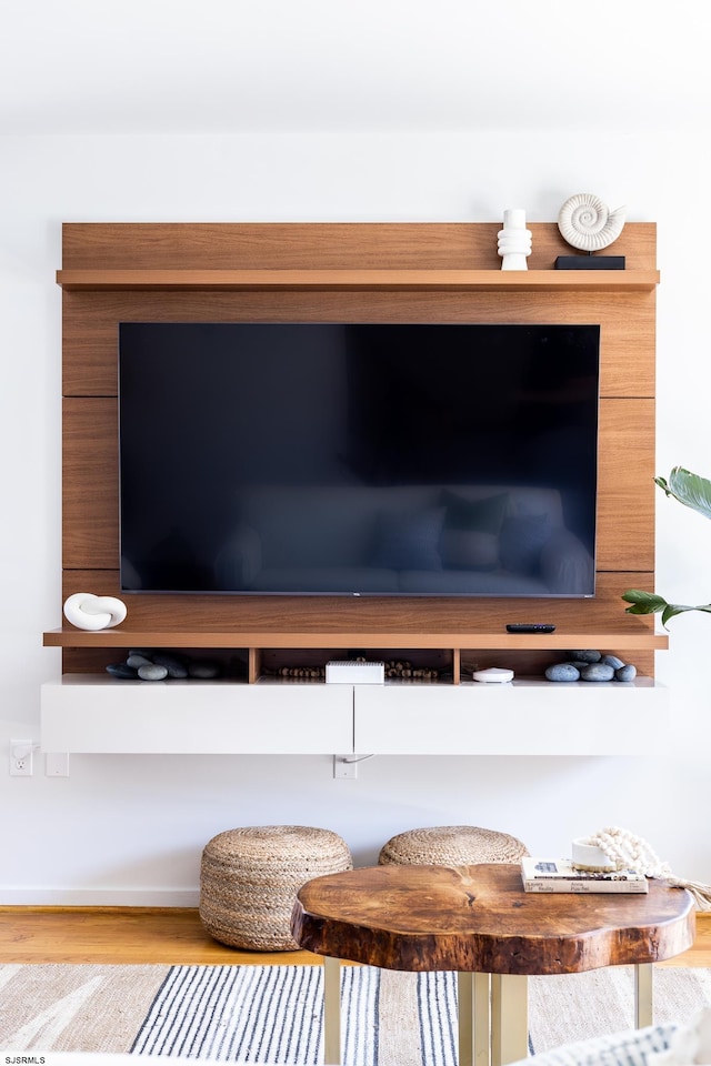 room details featuring hardwood / wood-style flooring