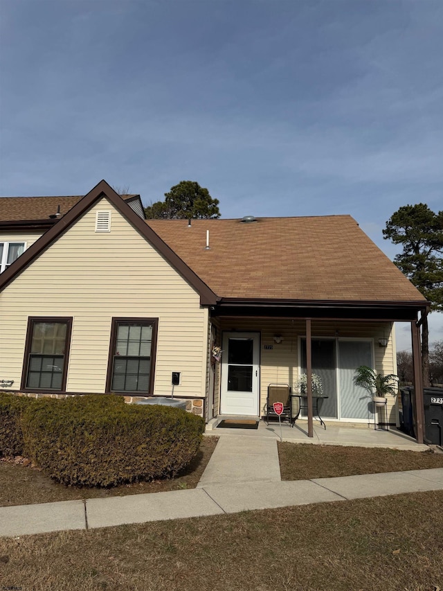 view of front of property