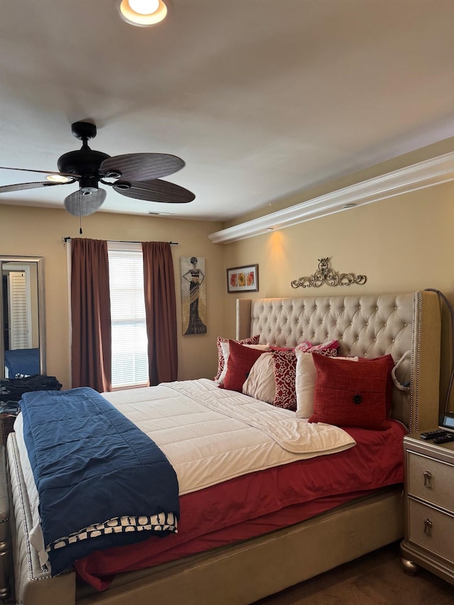 bedroom with ceiling fan