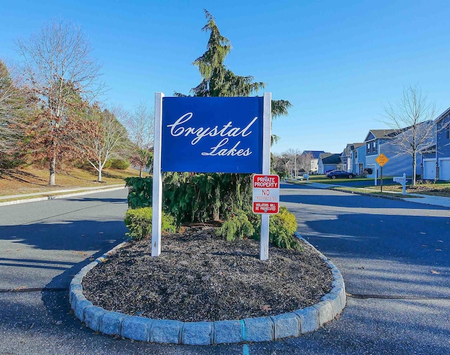 view of community / neighborhood sign