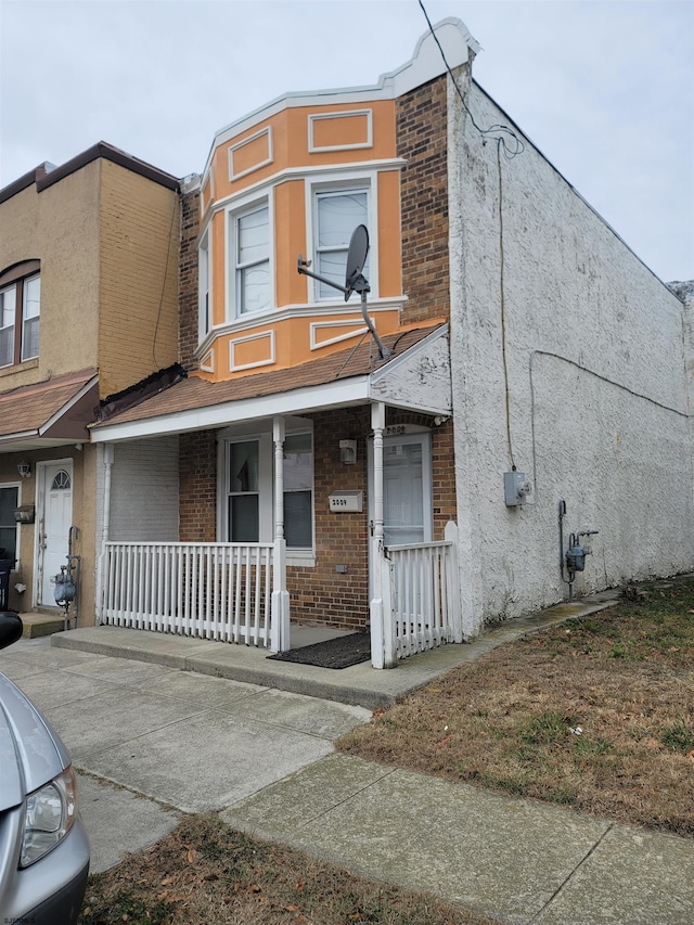 multi unit property with a porch