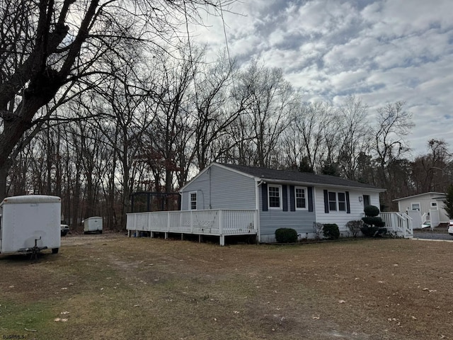 manufactured / mobile home featuring a deck