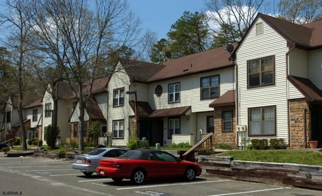 view of front facade