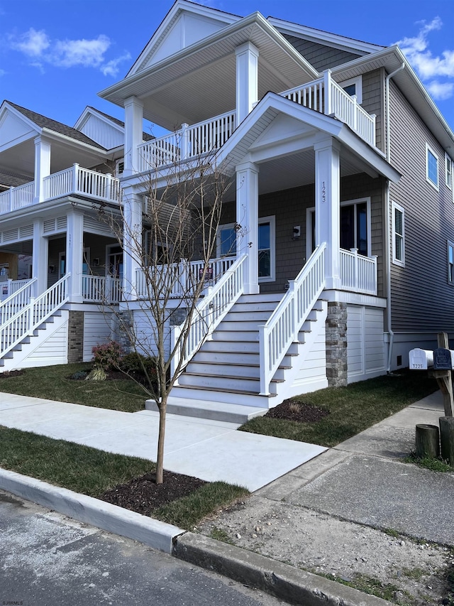 view of front facade featuring a porch