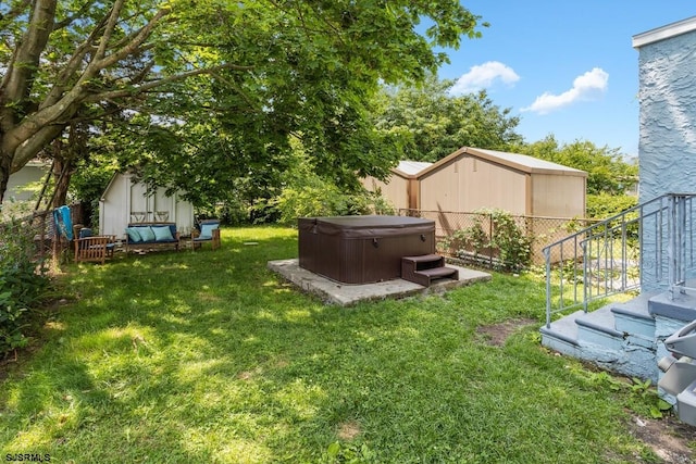 view of yard featuring a hot tub