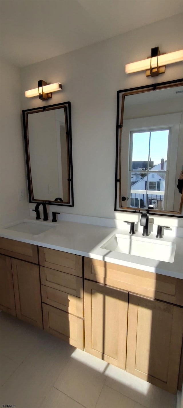 bathroom featuring a sink