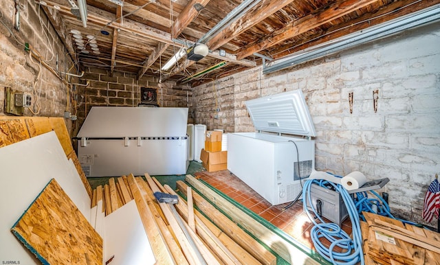 basement with washer / clothes dryer