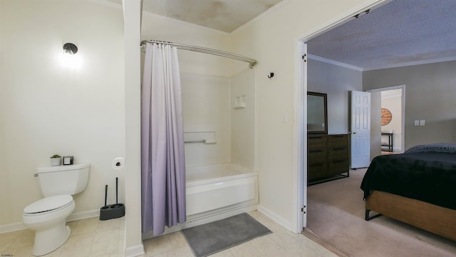 bathroom with toilet, shower / tub combo, a textured ceiling, and crown molding