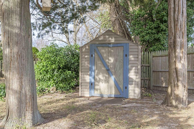 view of outbuilding