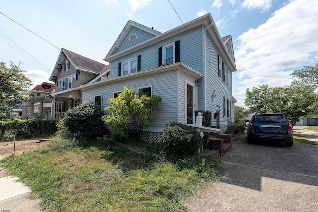 view of home's exterior