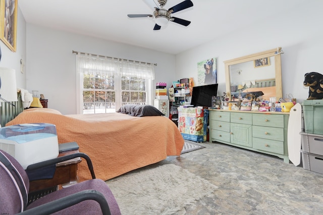 bedroom featuring ceiling fan