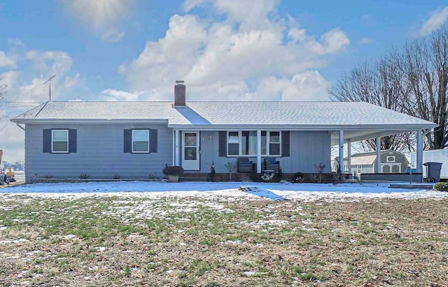 ranch-style house featuring a porch