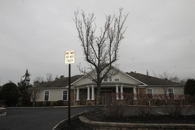 view of front of house