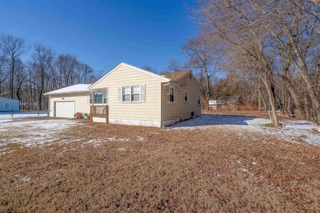 view of front of house with a garage