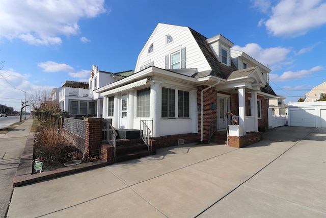 view of front of property