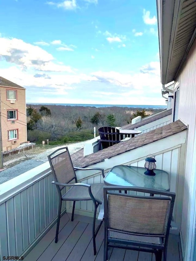 balcony featuring a grill