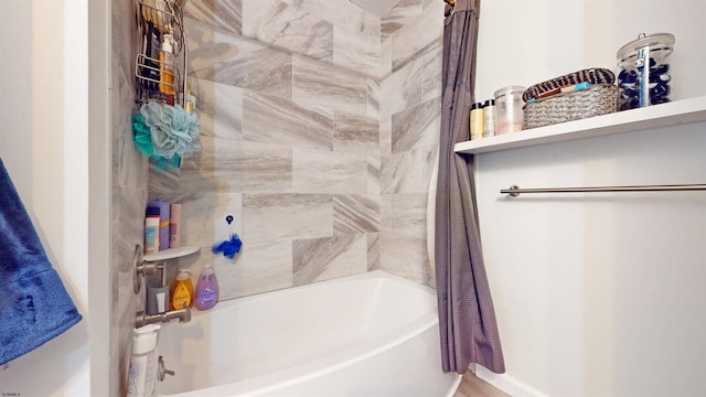 bathroom featuring shower / tub combo