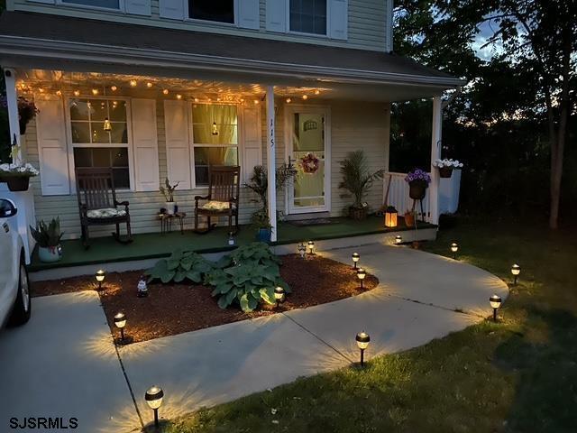 property entrance with a porch