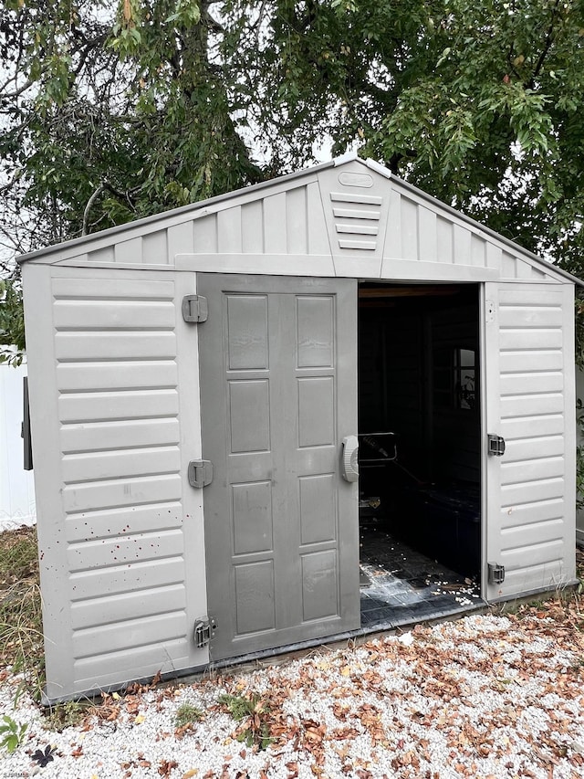 view of outdoor structure
