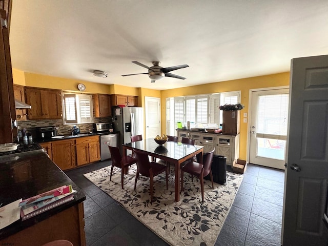 dining area with ceiling fan