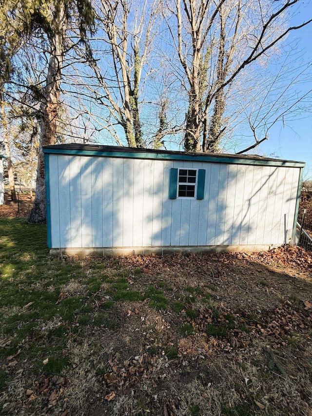 view of outbuilding