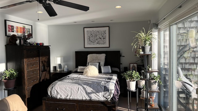 bedroom with ceiling fan