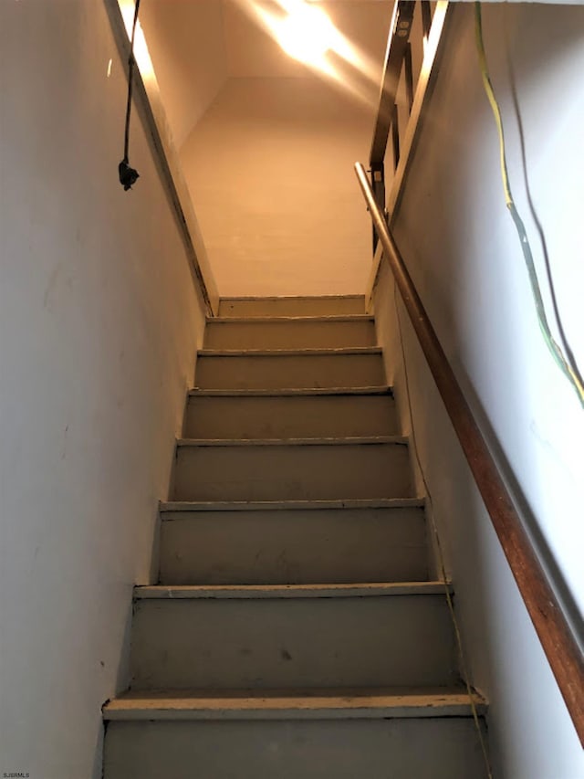211 Abbey Ln, Pleasantville, NJ 08232 - view of stairs