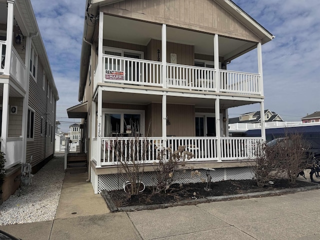 view of front of home featuring covered porch