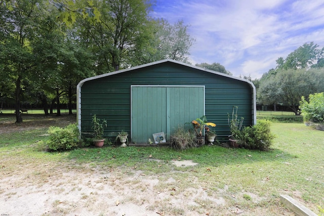 view of outdoor structure featuring an outdoor structure