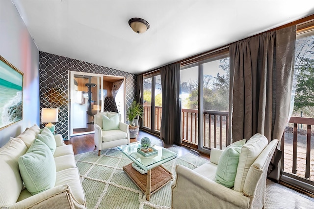 sunroom with lofted ceiling