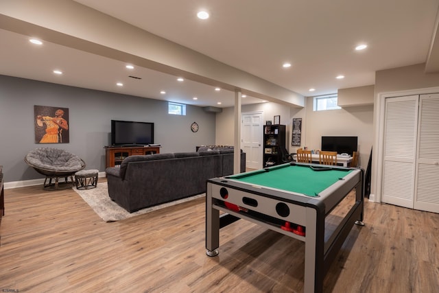 playroom with light wood-style floors, recessed lighting, billiards, and baseboards