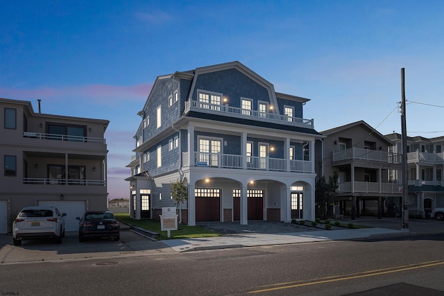 view of front facade with an attached garage and driveway