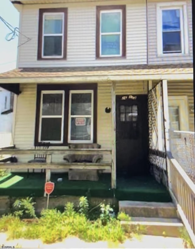 view of front of house featuring a porch