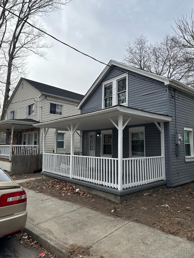 view of front of property with covered porch