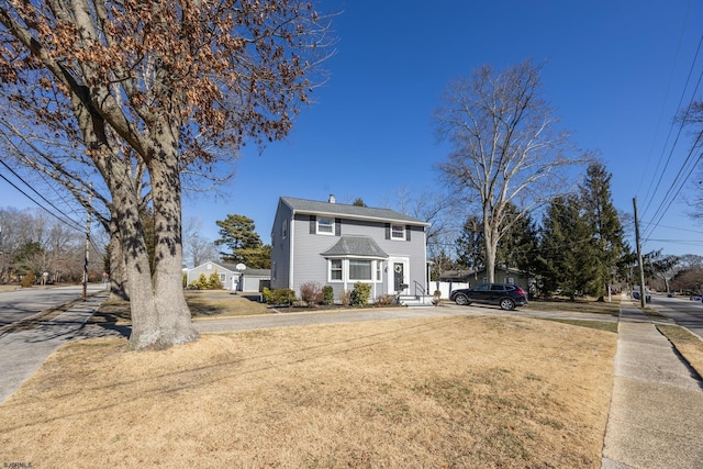 view of front of house with a front yard