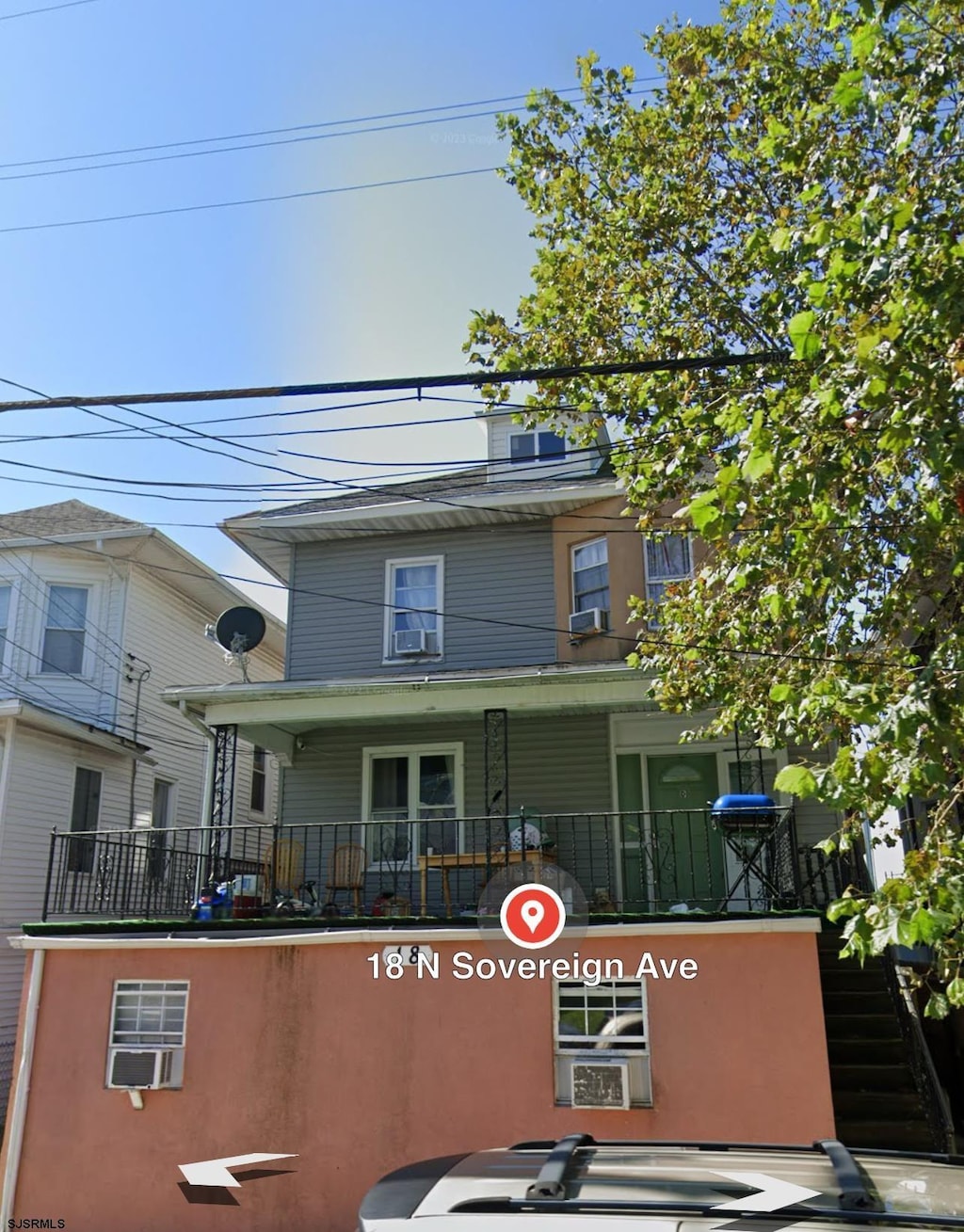 view of american foursquare style home