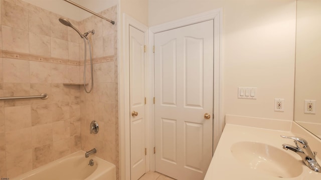 full bath with washtub / shower combination and vanity