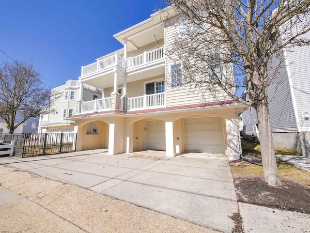 view of front of home with a garage and driveway