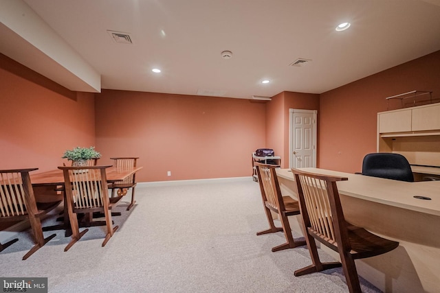 dining room featuring recessed lighting, visible vents, baseboards, and light colored carpet