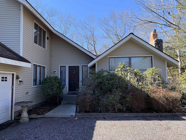 view of front facade featuring a garage