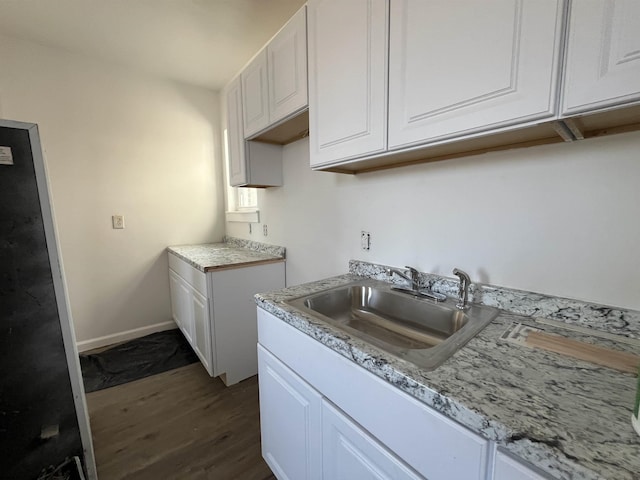 11 Belle Haven Ct, Atlantic City, NJ 08401 - kitchen featuring a sink, white cabinetry, dark wood-style floors, and light countertops