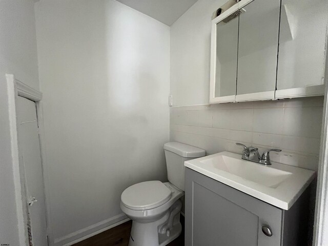 11 Belle Haven Ct, Atlantic City, NJ 08401 - bathroom featuring toilet and vanity