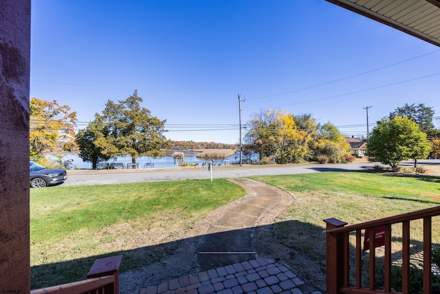 view of yard featuring a water view