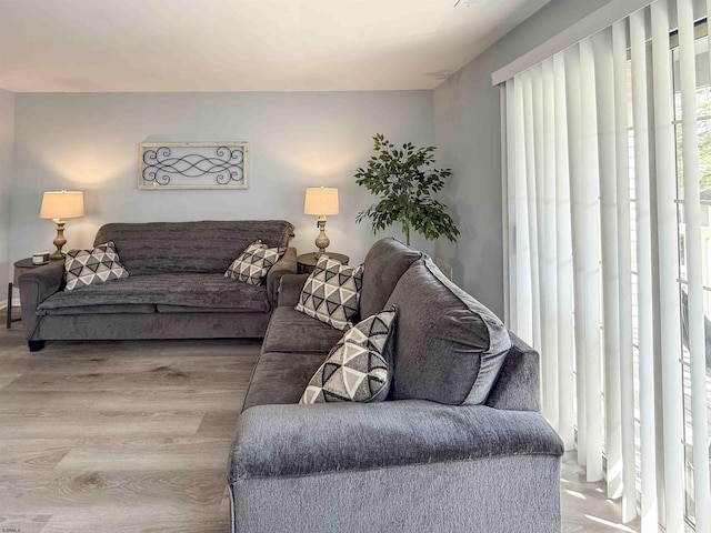 722 Fishers Creek Rd, Galloway Township, NJ 08205 - living area featuring wood finished floors