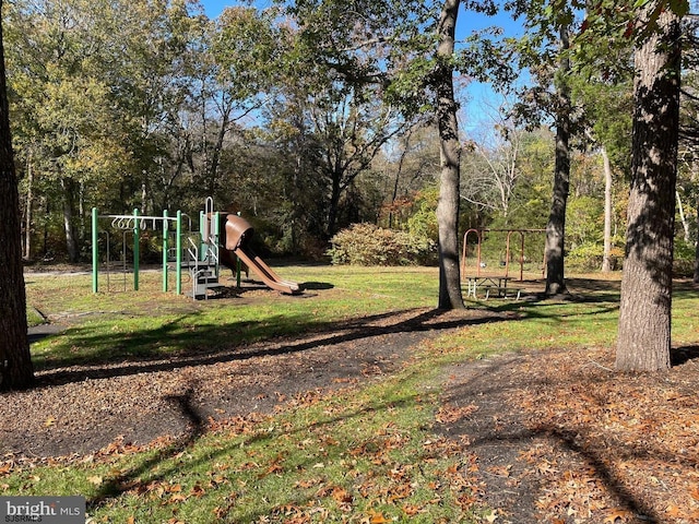 722 Fishers Creek Rd, Galloway Township, NJ 08205 - view of yard with playground community