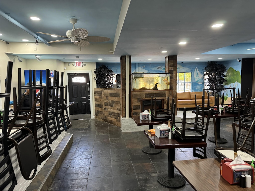 18 S Pennsylvania, Atlantic City, NJ 08401 - lobby with recessed lighting